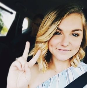 Meet your Posher, Macy